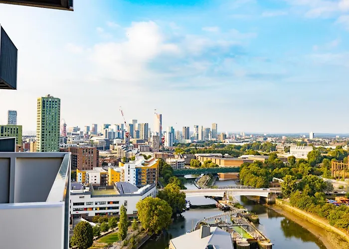 Luxury Apt Near Canary Wharf With Stunning Views